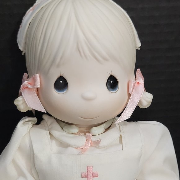 Precious Moments Angie, the Angel of Mercy Nurse Doll Limited Edition Retired - Picture 6 of 10
